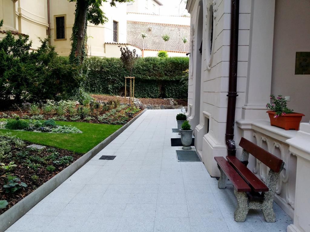 Hotel Svaty Jan Praga Zewnętrze zdjęcie